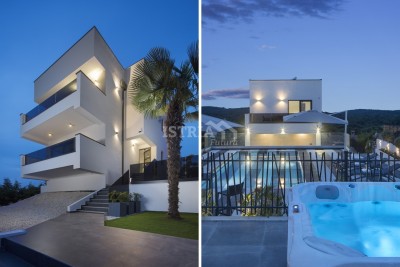 Luxusvilla mit Meerblick, Pool und Tennisplatz