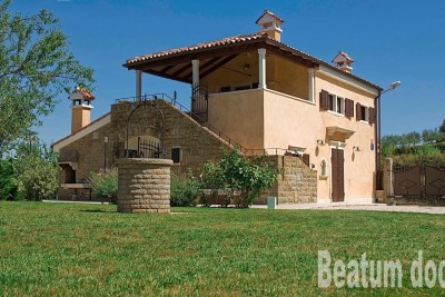 Ausgestattete distanzierte ländliche Villa, Momjan