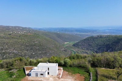 LABIN, OKOLICA, KUĆA NA MIRNOJ LOKACIJI, S OTVORENIM POGLEDOM NA PRIRODU