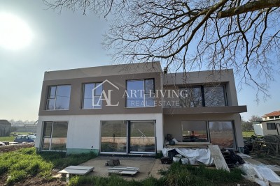 Poreč, okolica - trosobni stan sa krovnom terasom, 90 m2 - PRILIKA