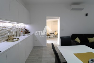 Istra, Poreč - luksuzno stanovanje v centru mesta v 1. nadstropju