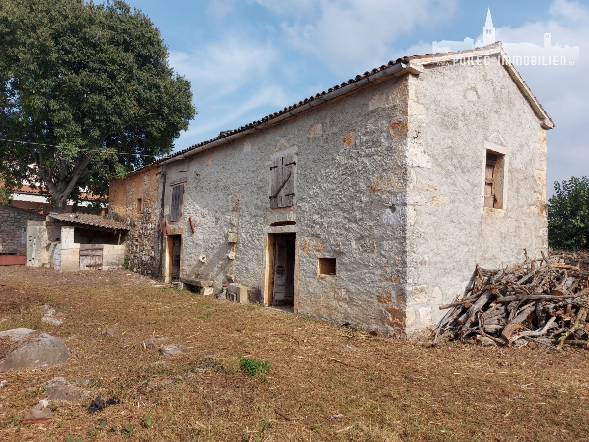 Steinstall in der Nähe von Poreč mit 1000 m2 großem Garten zur Anpassung