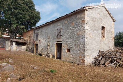Steinstall in der Nähe von Poreč mit 1000 m2 großem Garten zur Anpassung