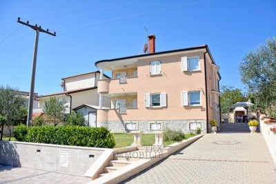 House with 4 apartments near Porec