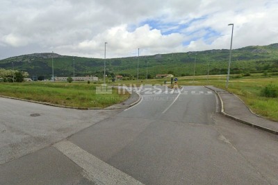 Buzet - građevinsko zemljište 9575 m2 gospodarske namjene