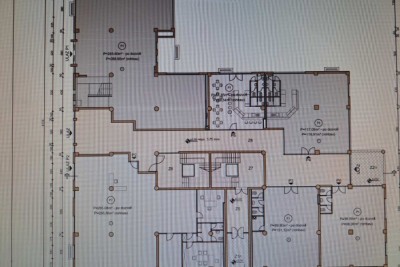 Locale commerciale Pula