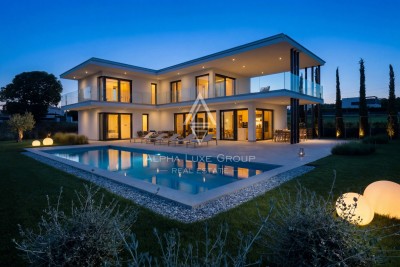 Istrien, Porec: Luxus villa mit pool und terrasse