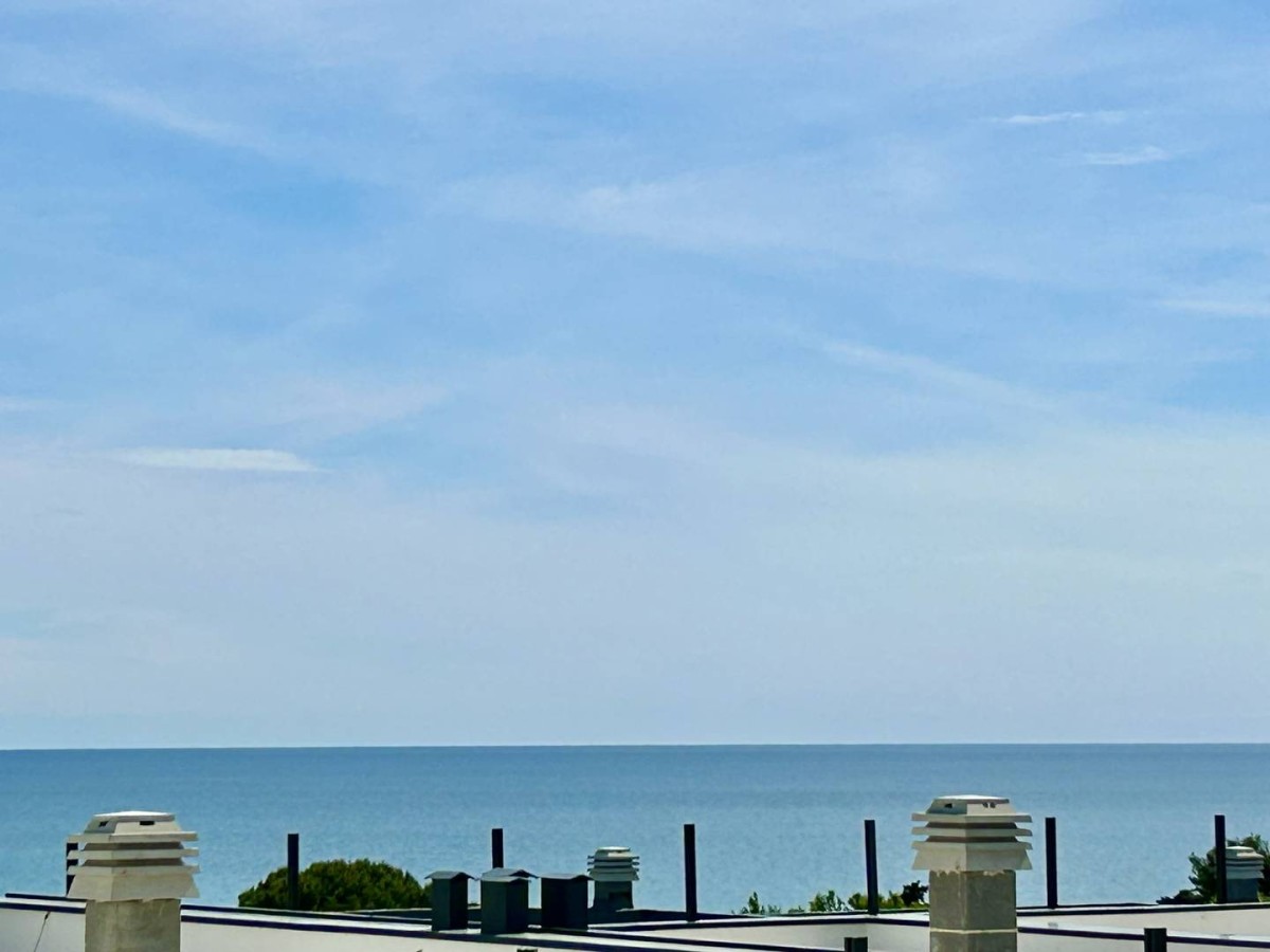 UMAG, OKOLICA, STAN SAMO 400 METARA OD PLAŽE I SA POGLEDOM NA MORE
