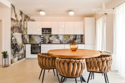 Kuća u nizu (vanjska) na dvije etaže, potpuno namještena