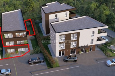Pritlično stanovanje s 3 spalnicami in 137 m2 dvorišča blizu plaže