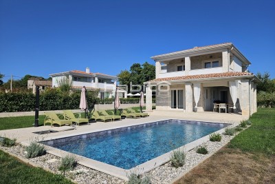 Bellissima villa con piscina in vendita nei dintorni di Parenzo