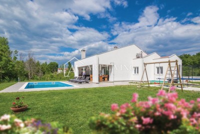 Istrien, Labin, Umgebung - ein attraktives Haus mit Swimmingpool in ruhiger Lage inmitten der Natur