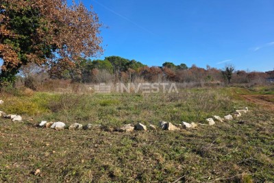 Building plot with permit – villa with pool and garage