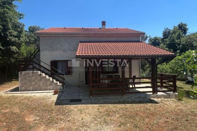 Duga uvala, kuća na 500m od plaže