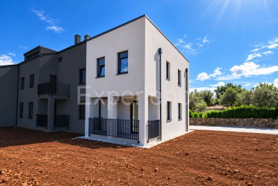 In der Nähe von Poreč – Wohnung im Neubau mit GARTEN und MEERBLICK!