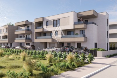 Istria, Pula: Spacious apartment with garage and balconies