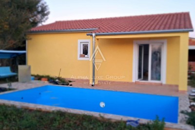 Istrien, Svetvinčenat : Neues Haus mit Pool zum Verkauf