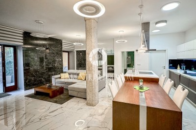 Haus im Zentrum von Poreč, 30 m vom Meer entfernt