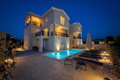 Neues Projekt, Villen mit Pool, Blick auf das Meer, Novigrad, Istrien