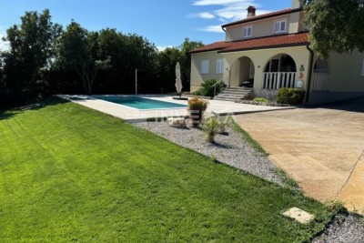 Umgebung von Labin, Haus mit großem Pool