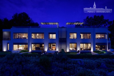 EKSKLUZIVA AGENCIJE ! Poreč, luksuzni dvoetažni stan sa unutarnjim bazenom i welnessom, 600 m od mora