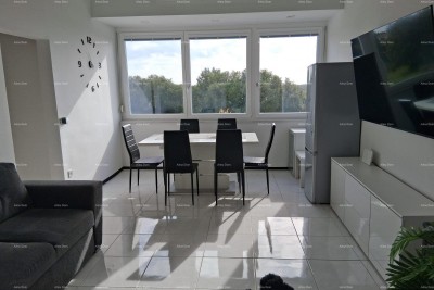 In vendita appartamento ristrutturato con vista mozzafiato sul mare