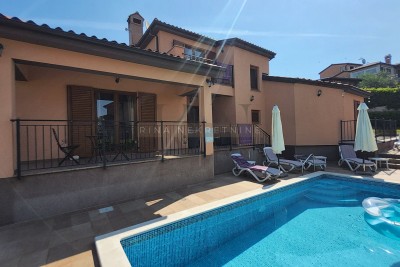 Charmante Freistehende Villa mit Pool nahe Poreč