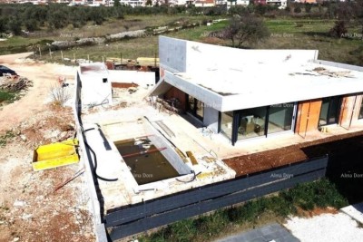 VODNJAN, Moderna prizemnica s bazenom i krovnom terasom s pogledom na more