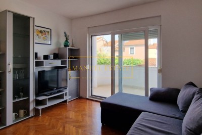 Appartamento in Vendita a Novigrad – 63 m², 350 m dal Mare, Completamente Arredato, Posto Auto, Ideale per Vita e Investimento