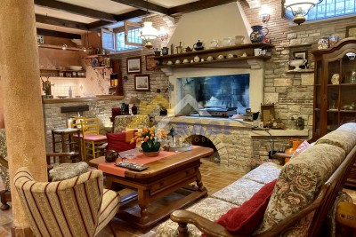 ISTRIEN - ROVINJ Wohnung mit Taverne am Meer!