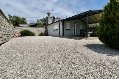 UMAG, OKOLICA, KUĆA SAMO 50 METARA OD PLAŽE, PRILIKA!