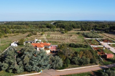 Building land with a panoramic view – Brtonigla, Istria