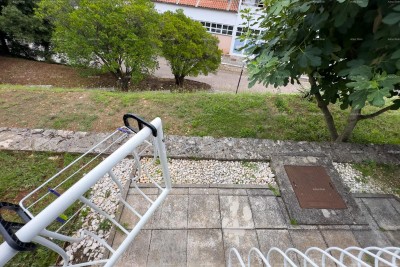 Wir verkaufen eine renovierte Wohnung in Duga Uvala!