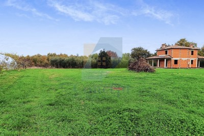 Poreč, Surroundings: Construction Land on the Edge of the Building Zone with a Sea View
