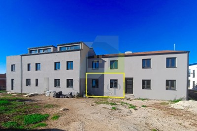 Poreč, okolí, Byt v přízemí se dvěma ložnicemi a zahradou