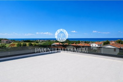 NOVIGRAD – moden stan s strešno teraso in pogledom na morje