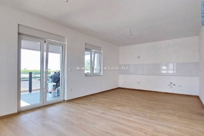 Istrien, Poreč, neue Wohnung in der Nähe von Poreč von 72 m2 mit Garten von 200 m2