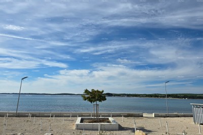 Medulin! Nur 200 Meter zum Meer und Strand! Nutzungsbewilligung!