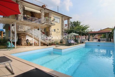 Fažana, Valbandon, detached house with 4 residential units and swimming pool