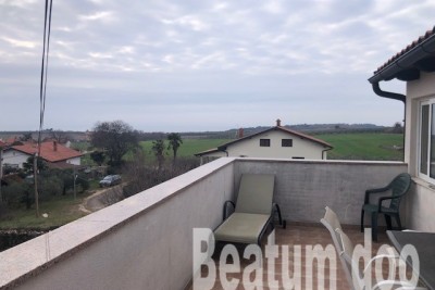 Wohnung im zweiten Stock zum Renovieren