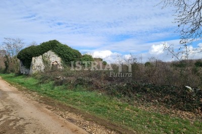 Bella proprietà con un edificio esistente