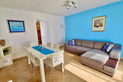 NOVIGRAD, OKOLICA, DVOSOBAN STAN SAMO 4 KM OD NOVIGRADA