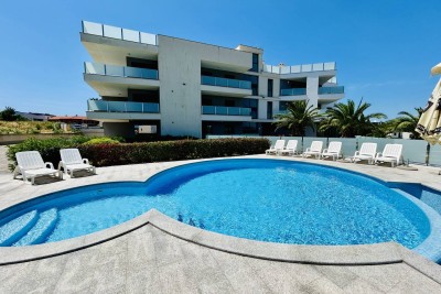 BANJOLE, VOLME, EKSKLUZIVA AGENCIJE , STAN SAMO 200 METARA OD MORA I PLAŽE SA POGLEDOM NA MORE