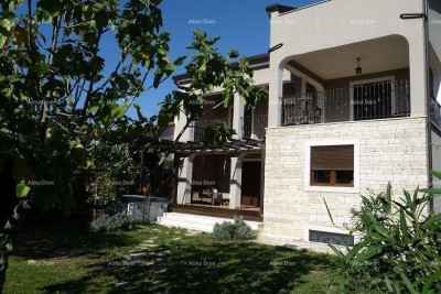 Großes und schönes Haus zum Verkauf im Zentrum von Umag