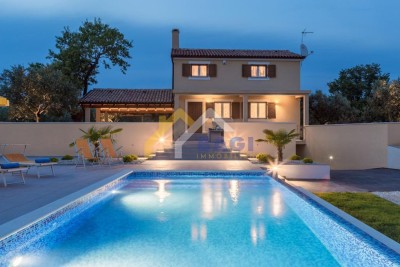 Villa in a special location - Fažana - sea view!