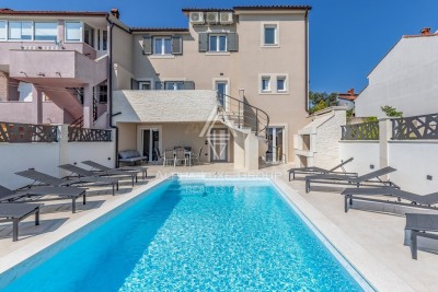 Medulin - Večstanovanjska rezidenca z bazenom in prenovljenimi apartmaji