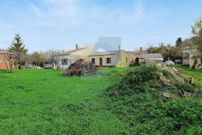 Poreč, Surroundings: Construction Land on the Edge of the Building Zone with a Sea View