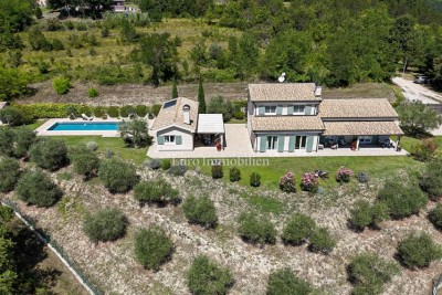 Istra, Grožnjan, Luksuzna vila z bazenom