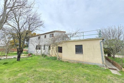 Casa spaziosa vicino a Pola! Due appartamenti - 2500 m² di terreno!