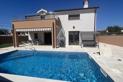 Istria, Juršići – Casa arredata con giardino e vista | Opportunità esclusiva